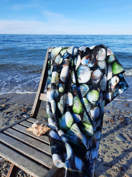 Nautical seashell blanket Seashells on the Shore Sea background