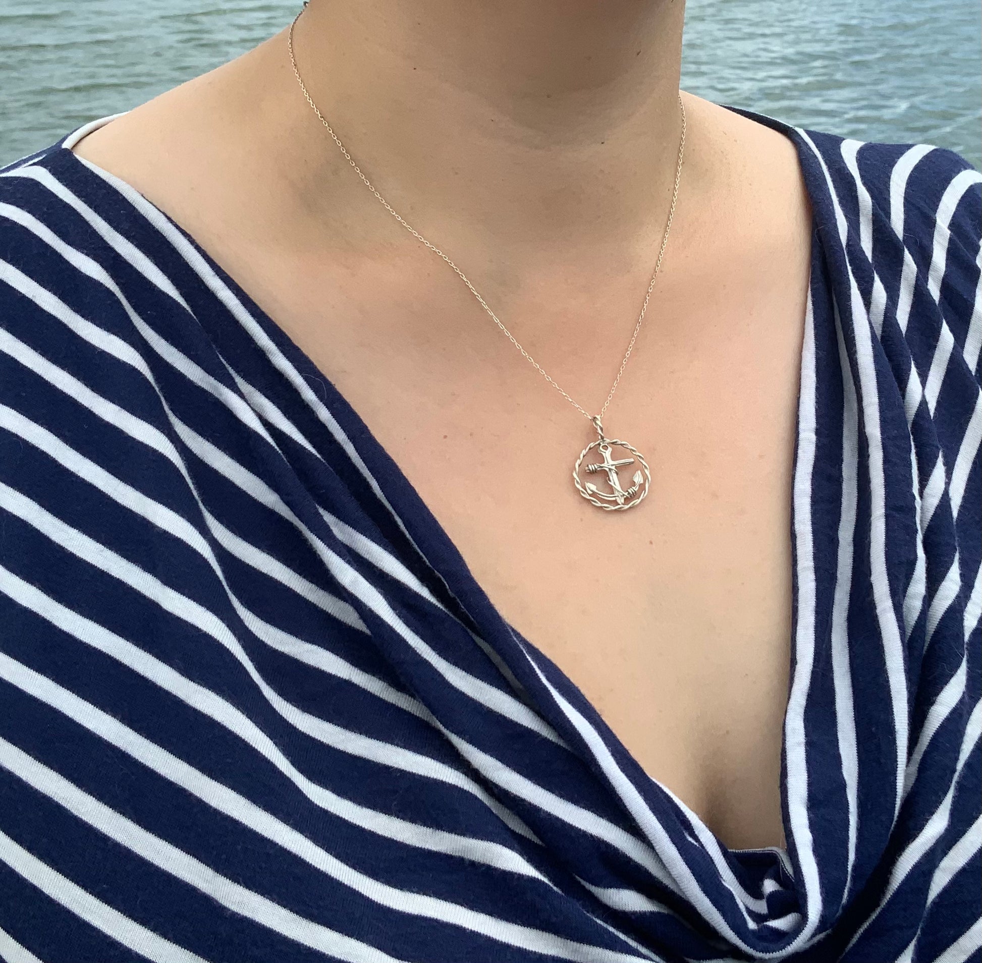 Rope and Anchor necklace model