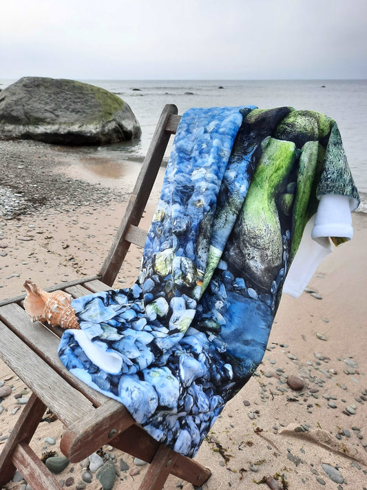 Calming stones coastal blanket sea background