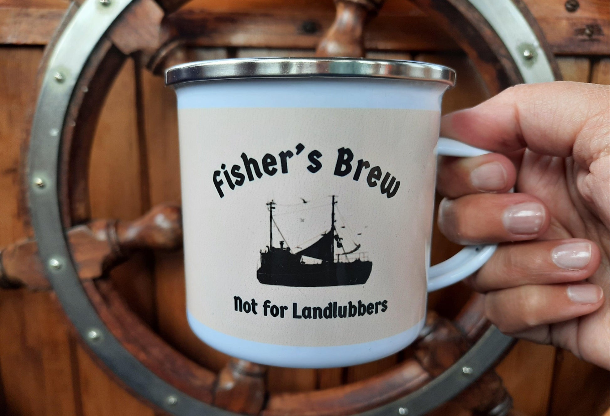 Liveaboard shop Fishing mug fishers brew against helm